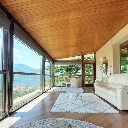 Ornella マンデッロ・デル・ラーリオ