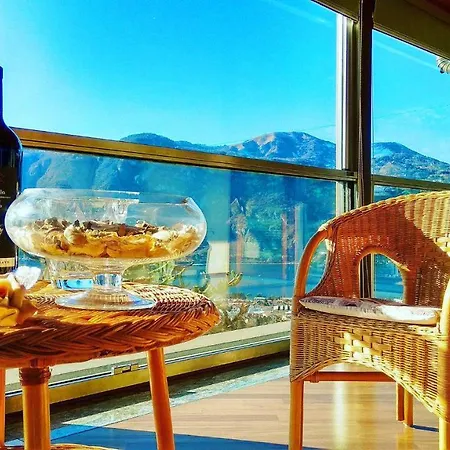 Ornella Mandello del Lario