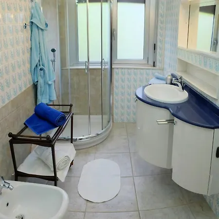 Ornella Mandello del Lario